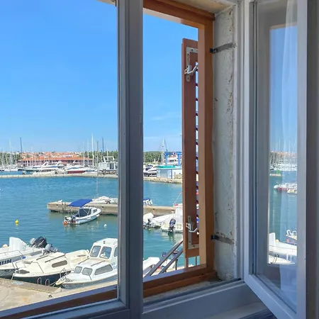 Demark 2 Novigrad Istria